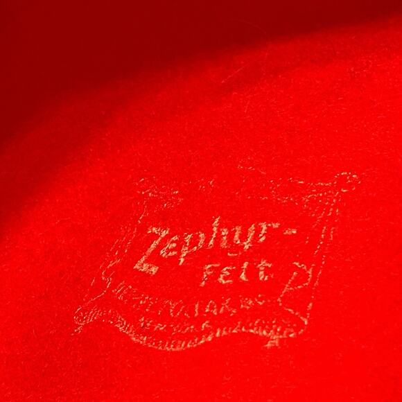 Zephyr Cloche Hat Vintage Felted Fur or Wool Women Size 6 3/4 Red Librarian Chic - Picture 7 of 10